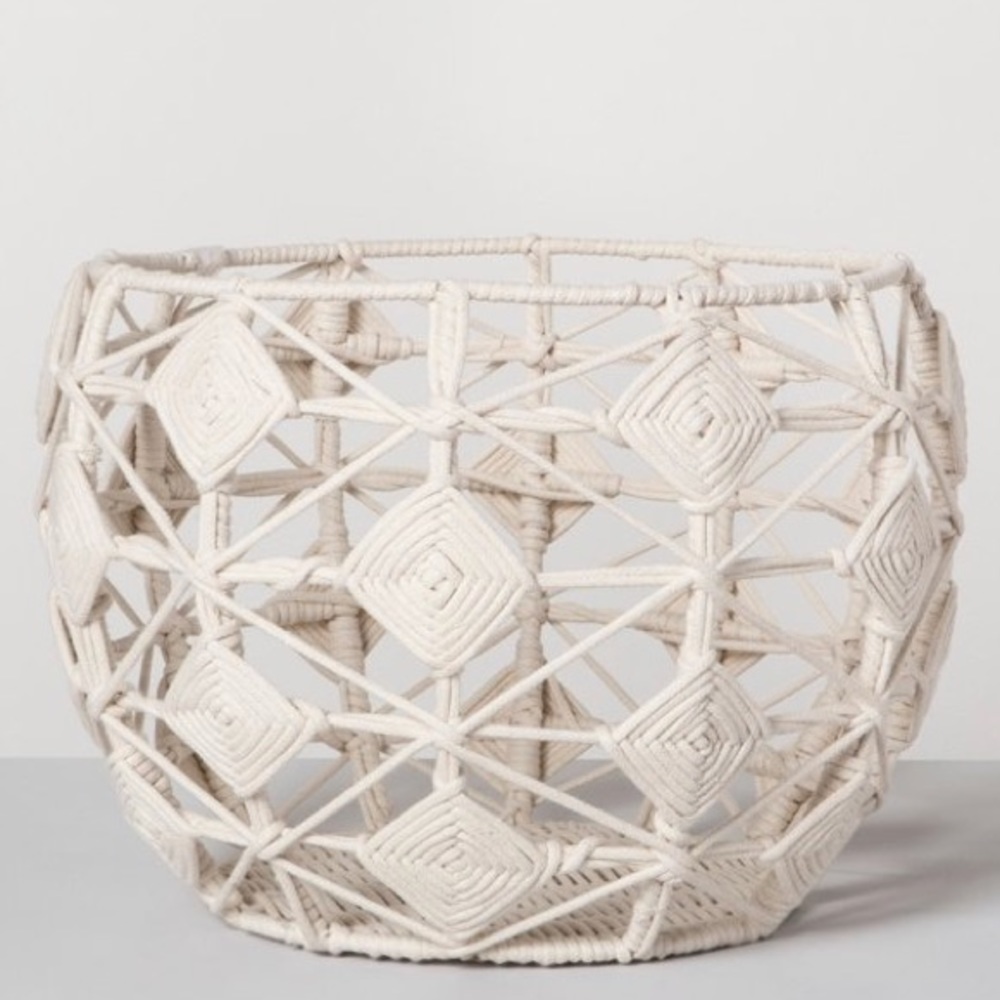 LOOKING FOR WANT TO BUY HELP ME FIND THIS BASKET